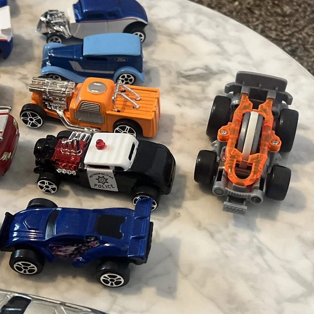 Lot of 16 Diecast Toy Cars Hot Wheels Matchbox Mixed Vehicles Loose